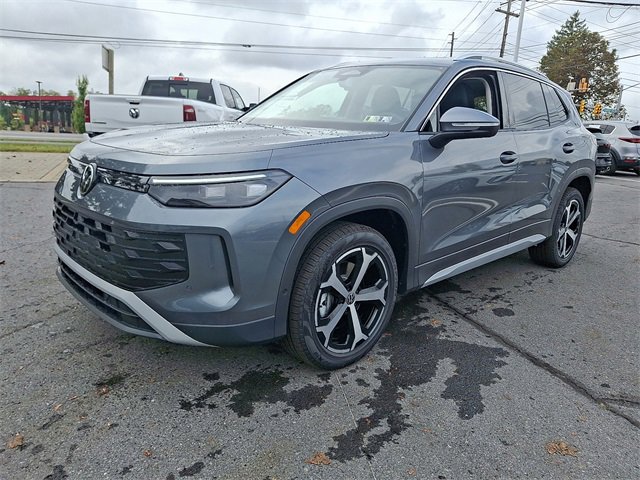 New 2025 Volkswagen Tiguan SE image 6