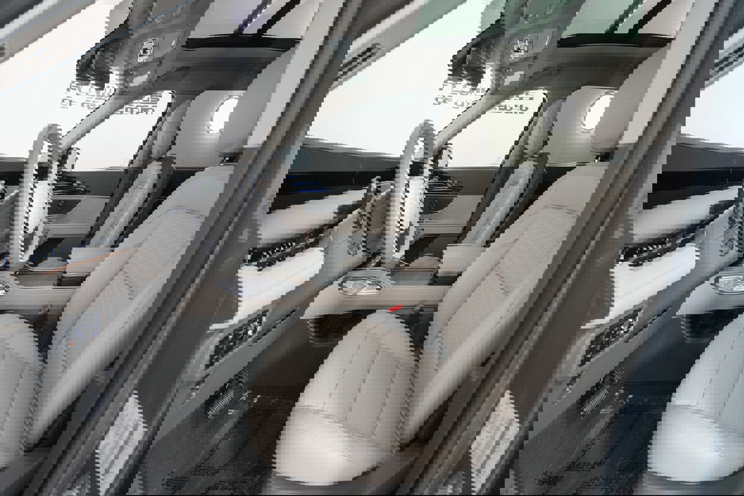 Used 2025 Lincoln Nautilus Reserve image 9