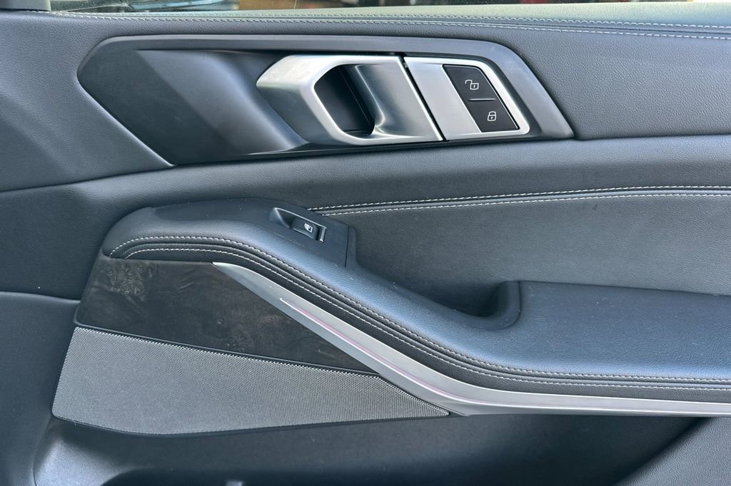 Used 2024 BMW X5 sDrive40i w/ M Sport Package image 19