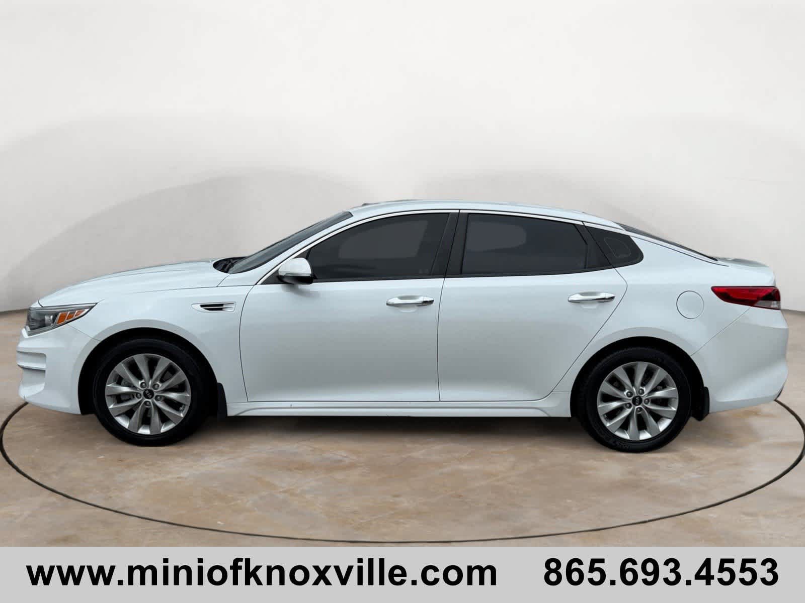 Used 2018 Kia Optima LX w/ 17" Alloy Wheels Package FWD image 6
