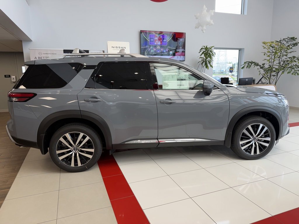 New 2025 Nissan Pathfinder Platinum w/ Cargo Package image 8