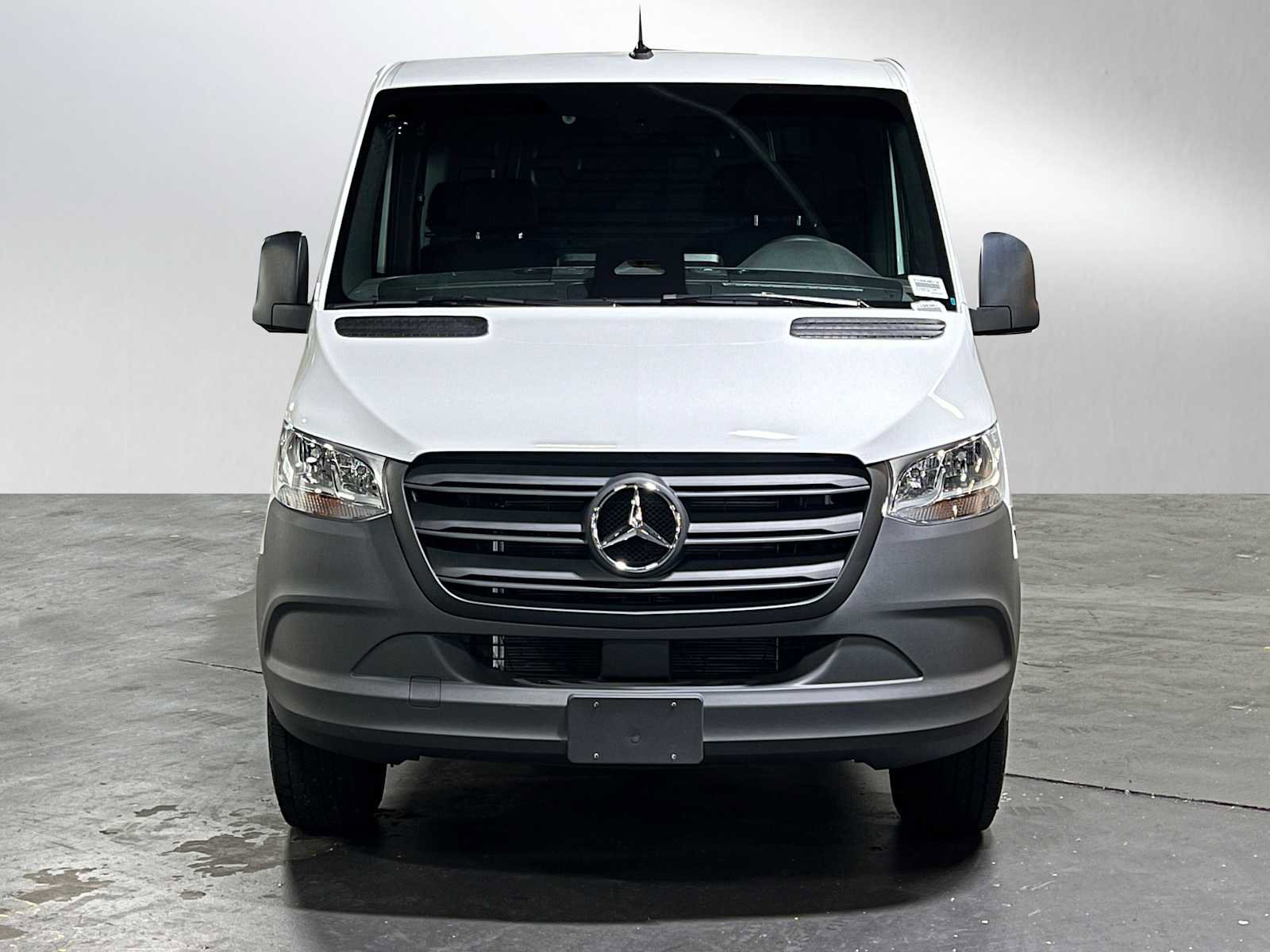 Used 2025 Mercedes-Benz Sprinter 2500 image 8