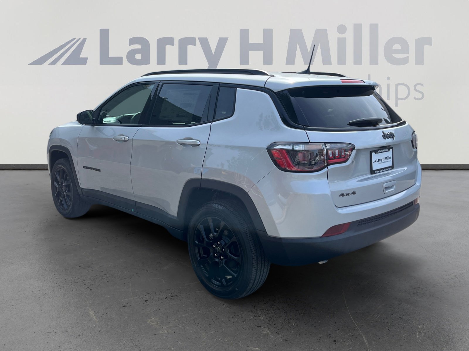 New 2026 Jeep Compass Latitude image 3