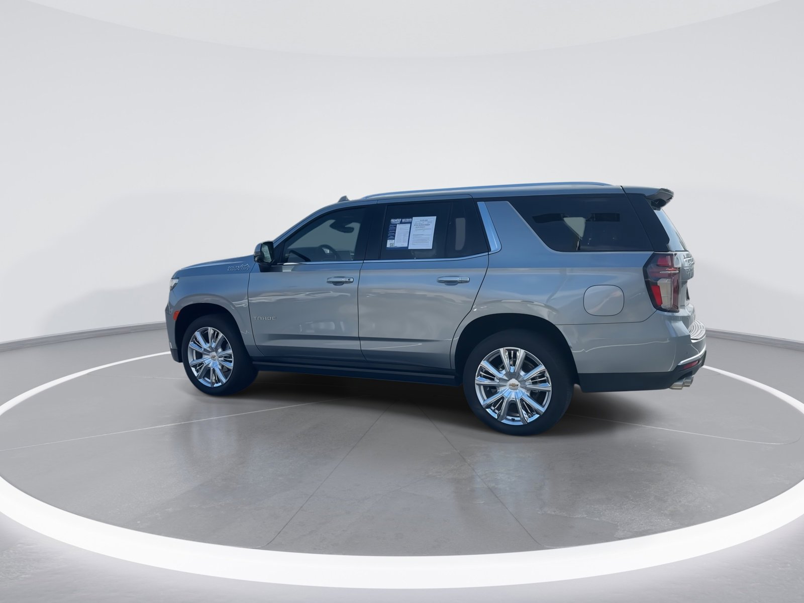 Used 2024 Chevrolet Tahoe High Country w/ Premium Package image 7