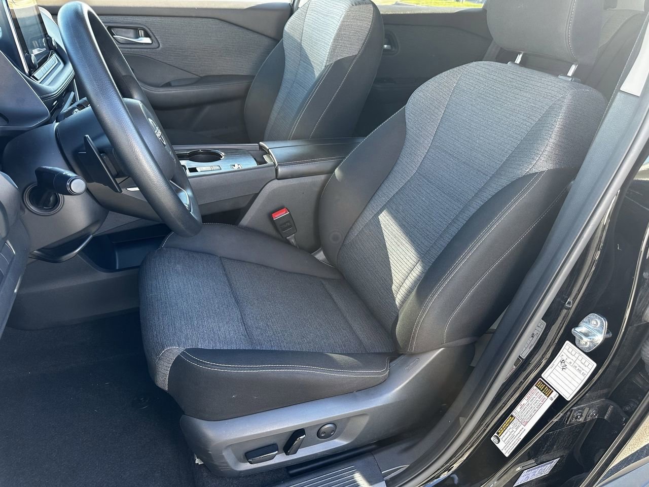 Used 2023 Nissan Rogue SV image 19