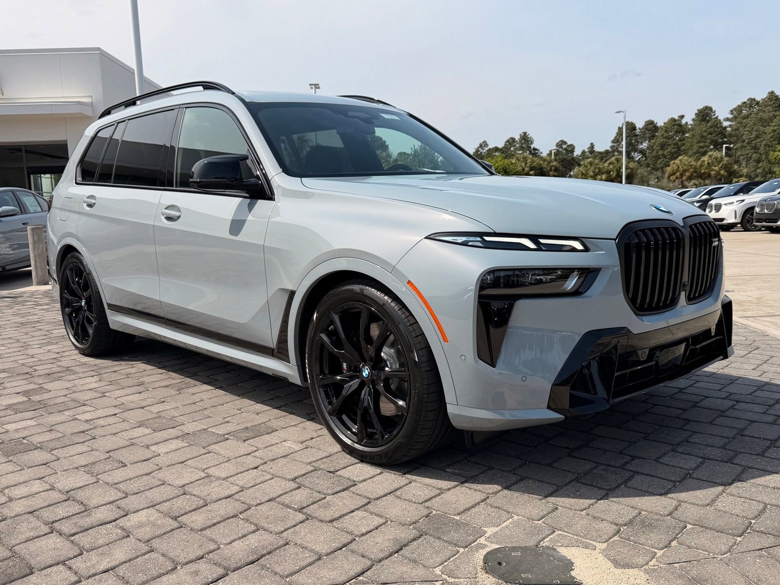 New 2027 BMW X7 M60i AWD/4WD image 7