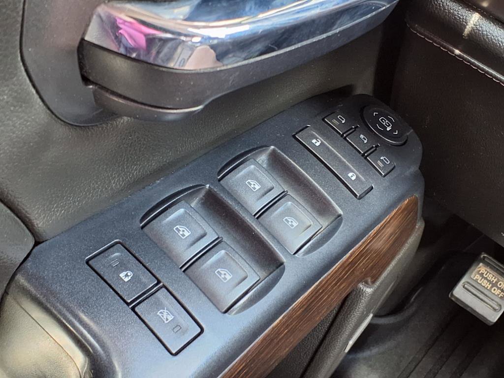 Used 2019 GMC Sierra 2500 Denali w/ Duramax Plus Package image 9