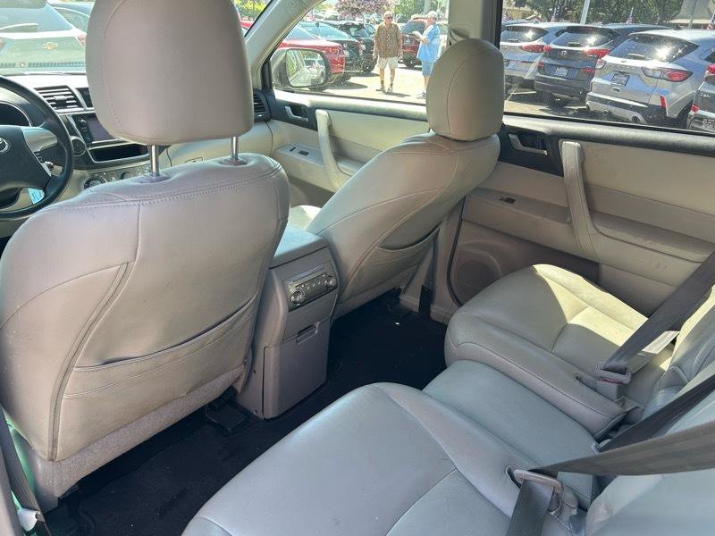 Used 2013 Toyota Highlander 4WD Hybrid image 14