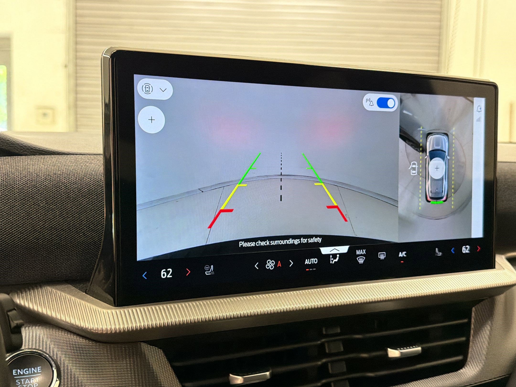 Used 2025 Ford Explorer ST-Line w/ ST-Line Street Pack AWD/4WD image 23