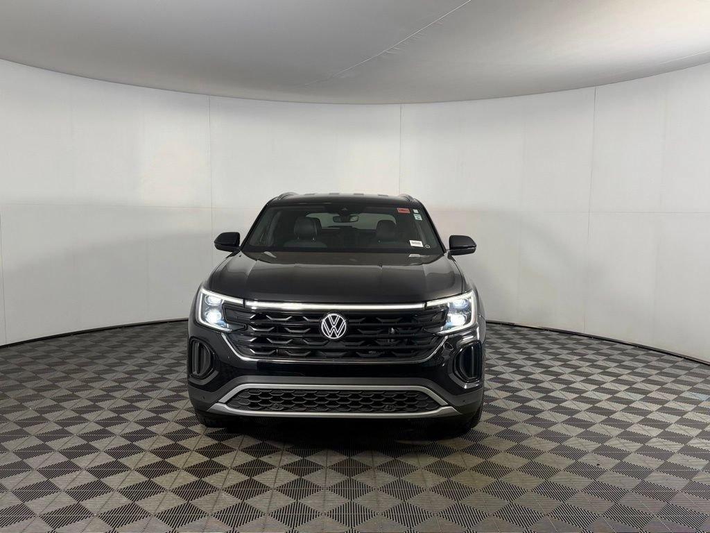 Used 2025 Volkswagen Atlas Cross Sport SE AWD/4WD image 11