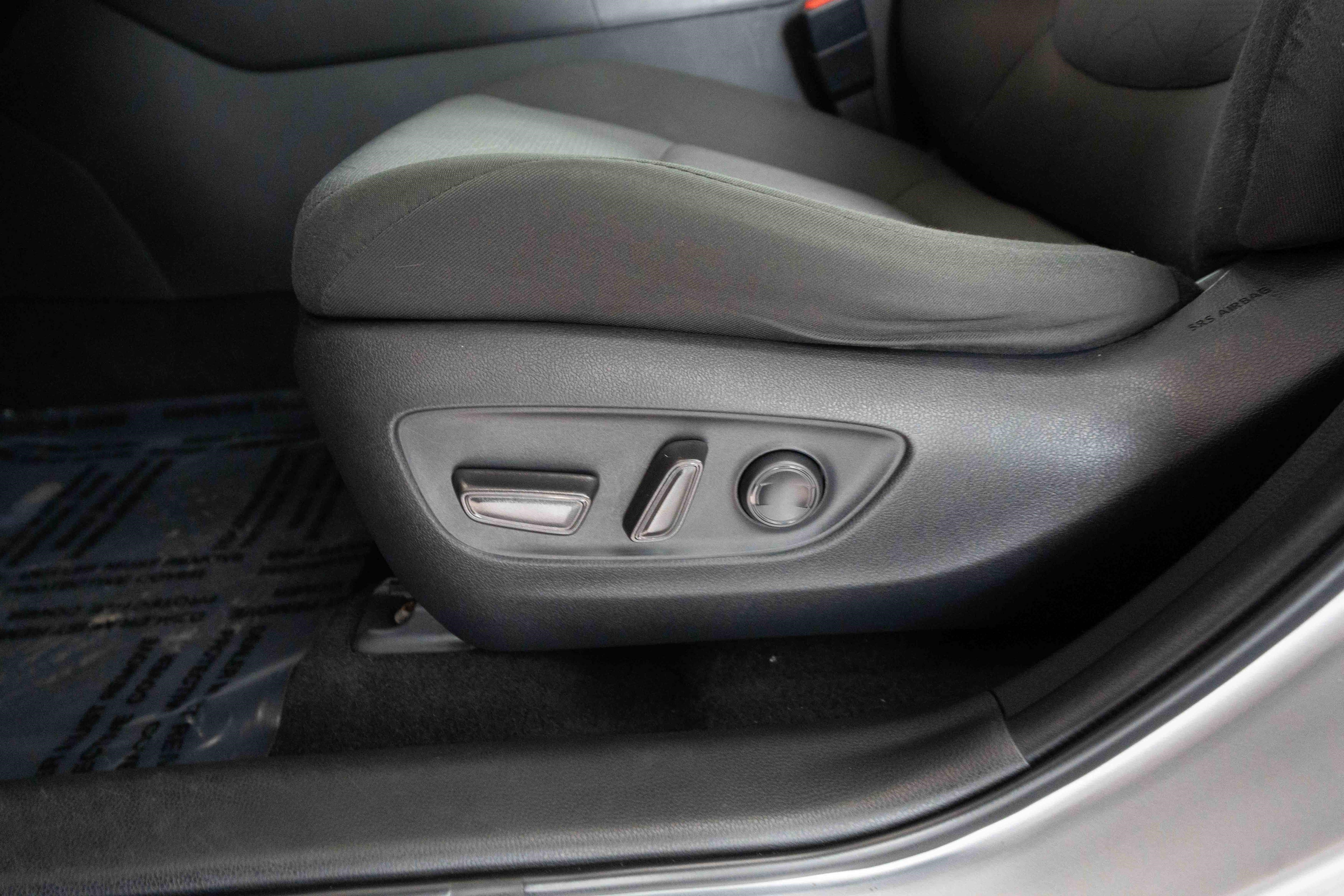 Used 2022 Toyota RAV4 XLE w/ Convenience Package AWD/4WD image 12