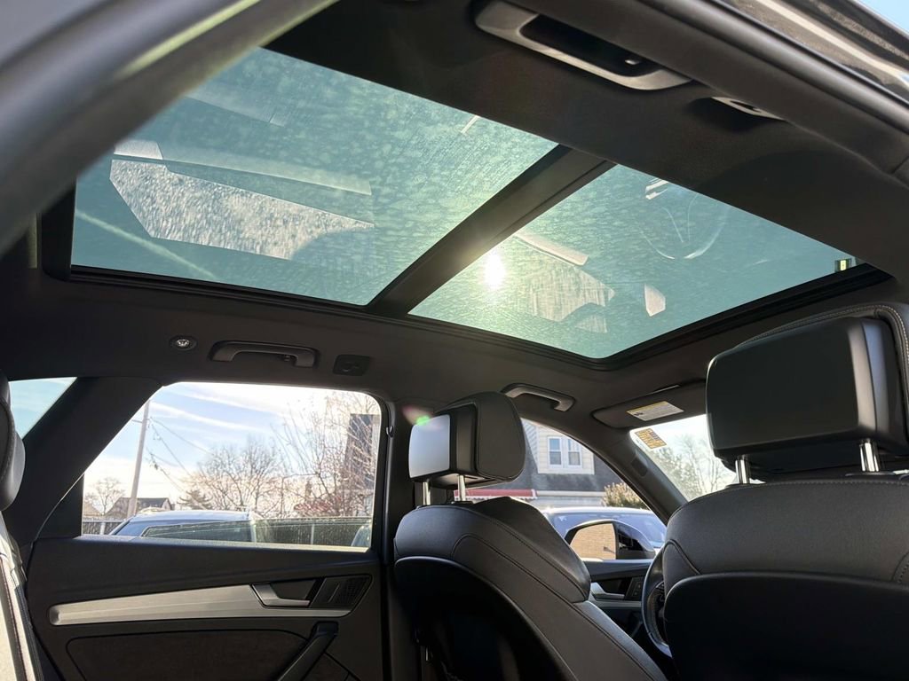 Used 2021 Audi SQ5 Premium Plus w/ Premium Plus Package image 18