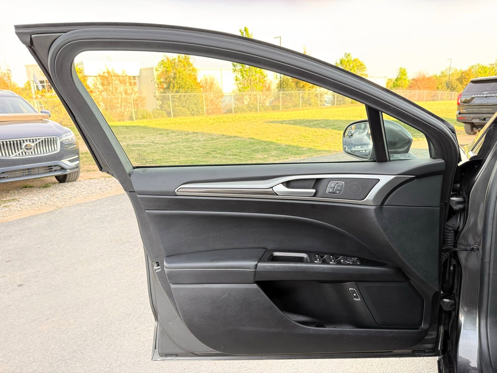 Used 2018 Ford Fusion Energi SE image 15