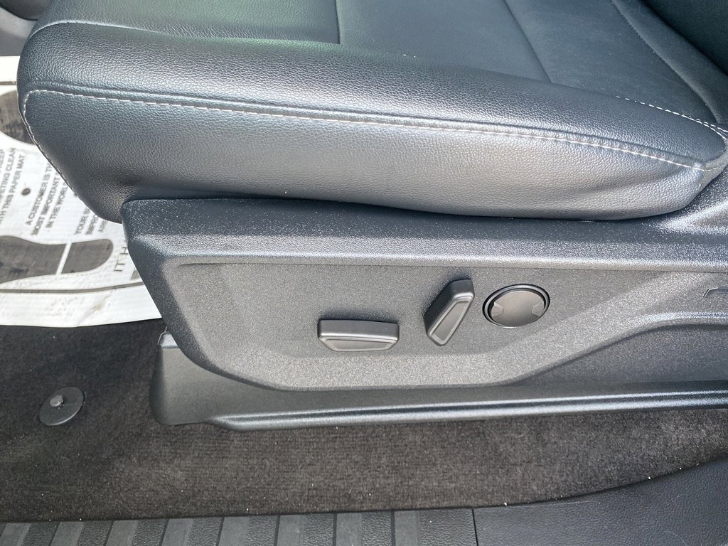 Certified 2022 Ford F150 XLT w/ Equipment Group 302A High image 33