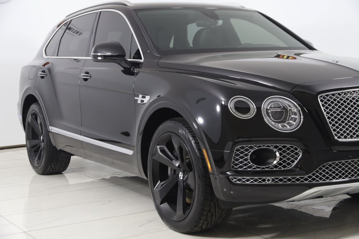 Used 2018 Bentley Bentayga AWD/4WD image 54