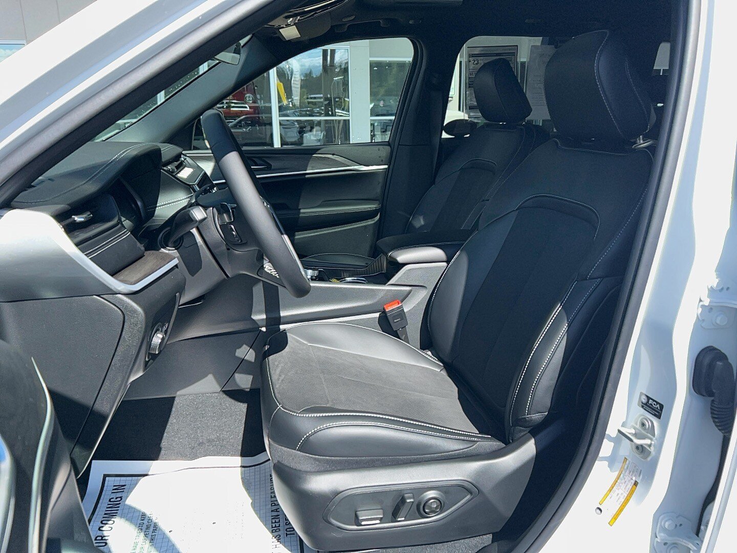 New 2026 Jeep Grand Cherokee Altitude AWD/4WD image 17