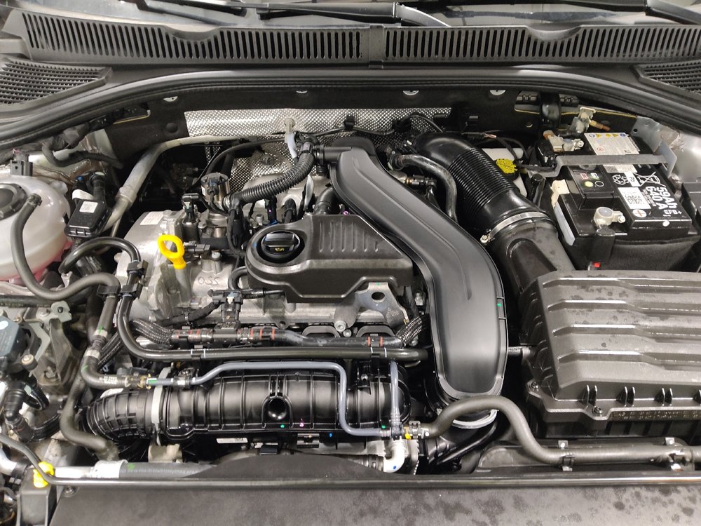 Used 2025 Volkswagen Jetta SE w/ Sunroof Package image 30