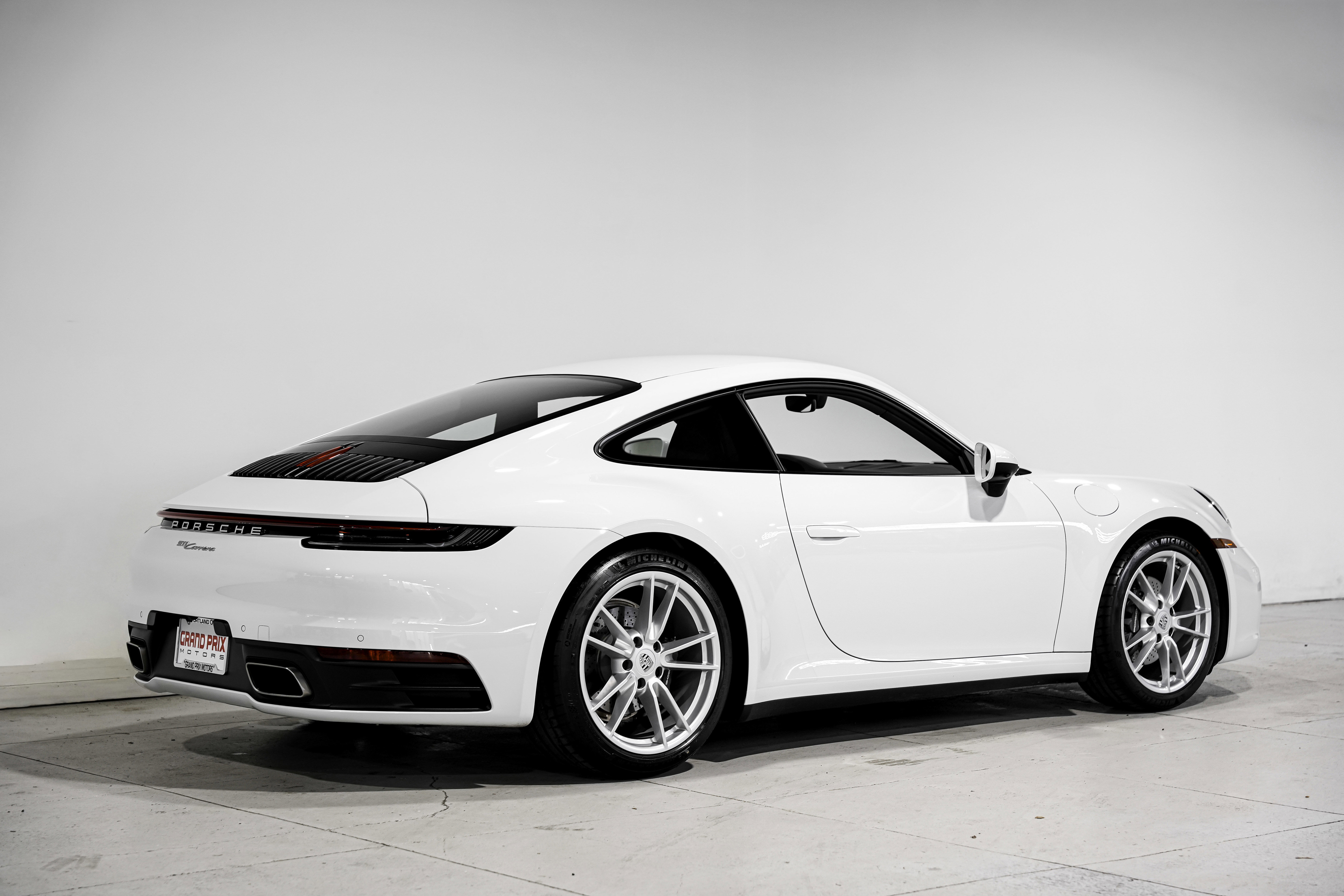 Used 2023 Porsche 911 Carrera w/ Premium Package image 3