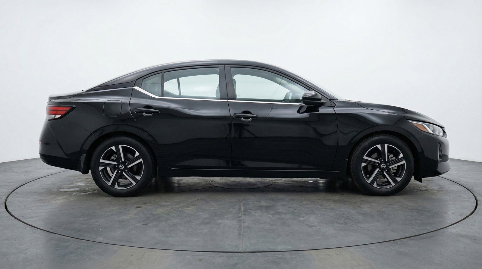 Used 2025 Nissan Sentra SV image 11