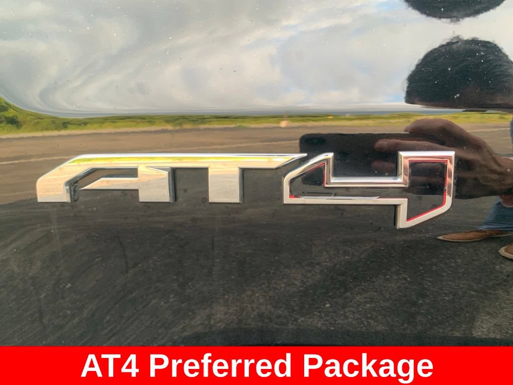 Used 2022 GMC Sierra 1500 AT4 w/ AT4 Premium Package AWD/4WD image 8