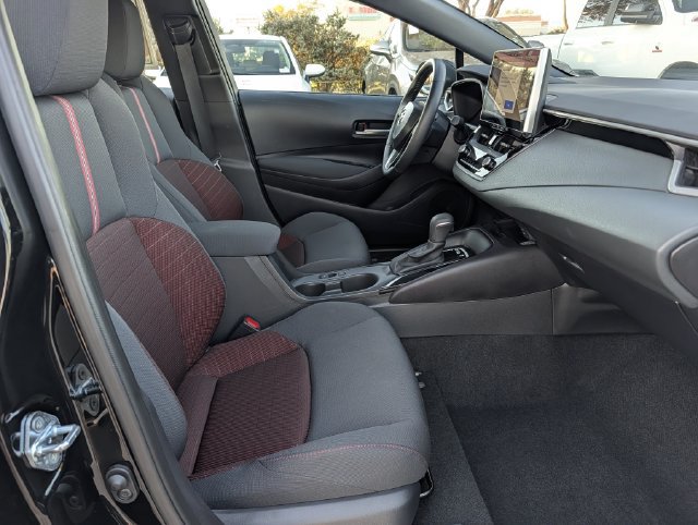 Certified 2026 Toyota Corolla SE w/ SE Package FWD image 32