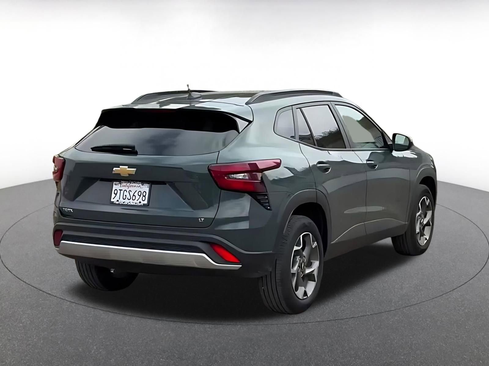 Used 2025 Chevrolet Trax LT w/ LT Convenience Package FWD image 14