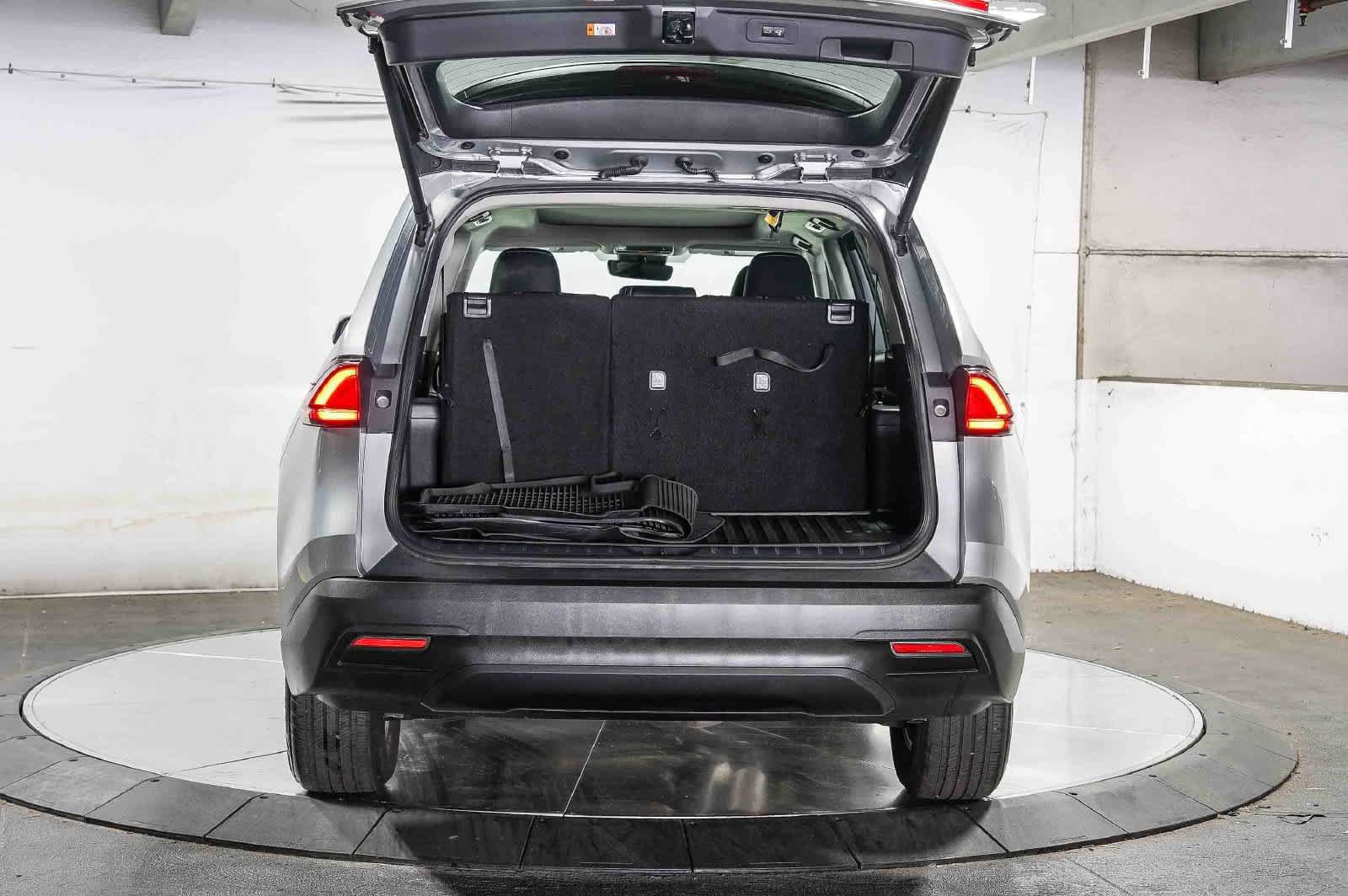 Certified 2025 Toyota Grand Highlander XLE FWD image 28