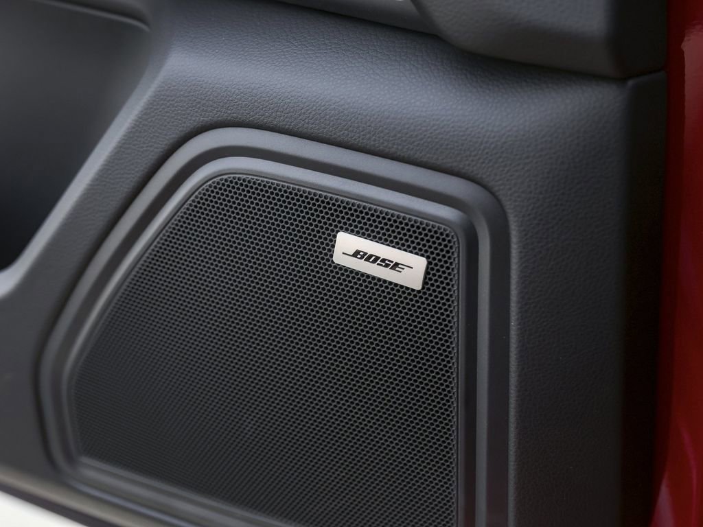 Certified 2026 Porsche Macan Turbo AWD/4WD image 31