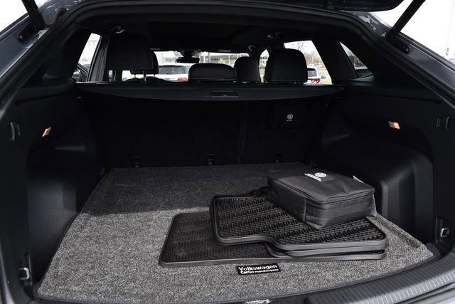 Certified 2023 Volkswagen Atlas Cross Sport SEL R-Line image 25