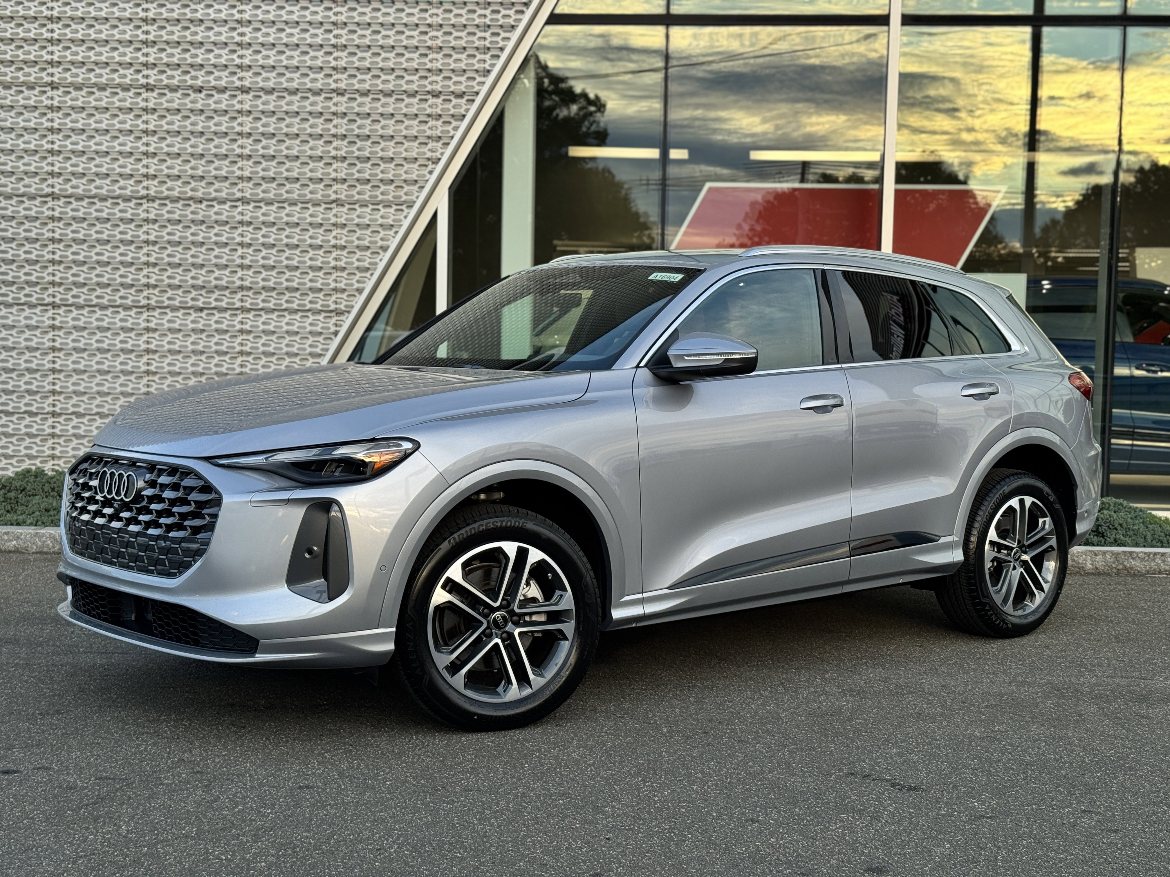 New 2025 Audi Q5 Premium image 1