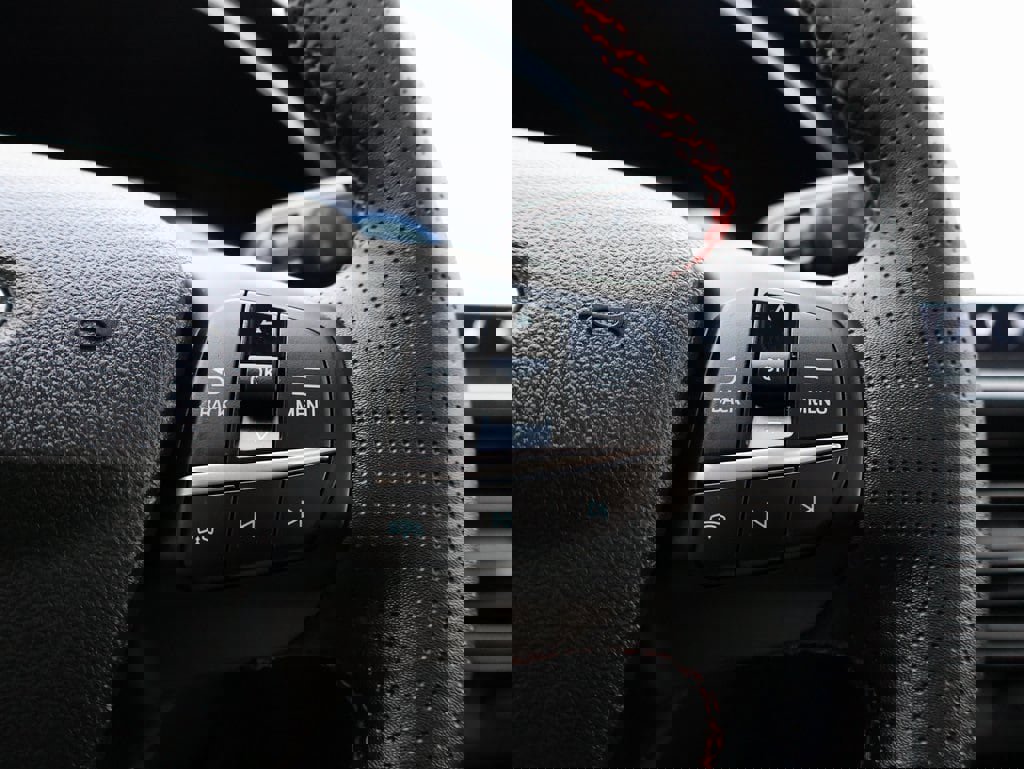 Used 2025 Ford Escape ST-Line Elite w/ Premium Technology Package image 30