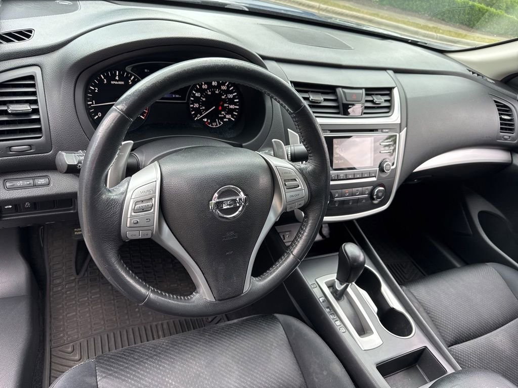 Used 2016 Nissan Altima 2.5 SR FWD image 9