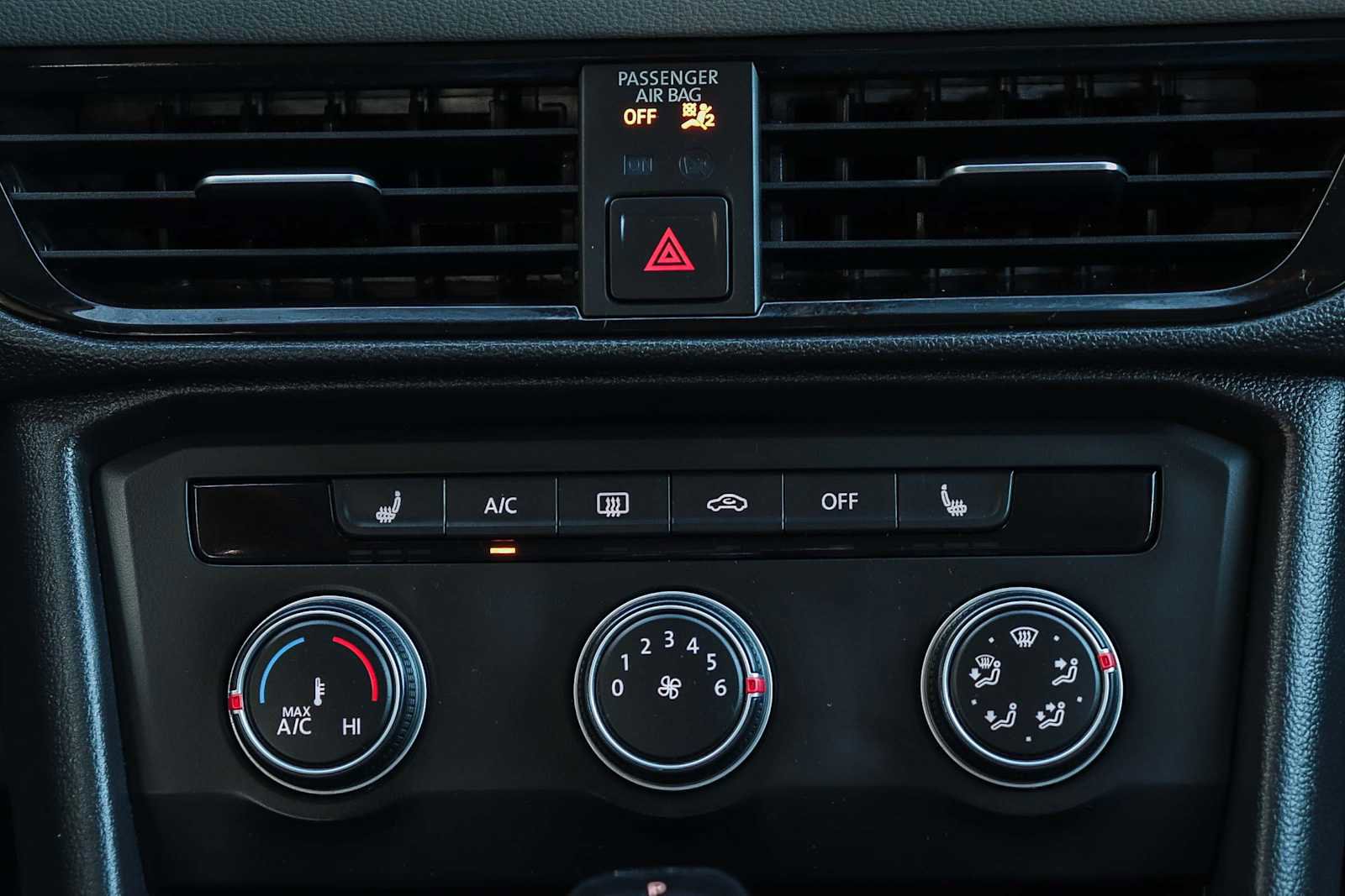 Used 2022 Volkswagen Taos SE image 14