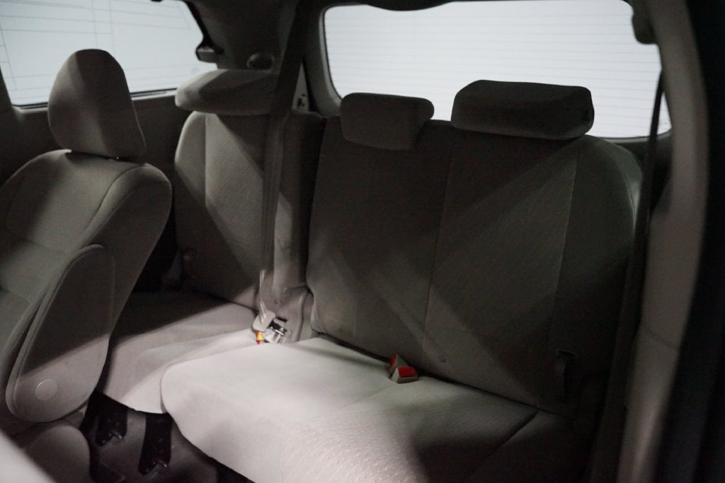 Certified 2020 Toyota Sienna LE FWD image 25