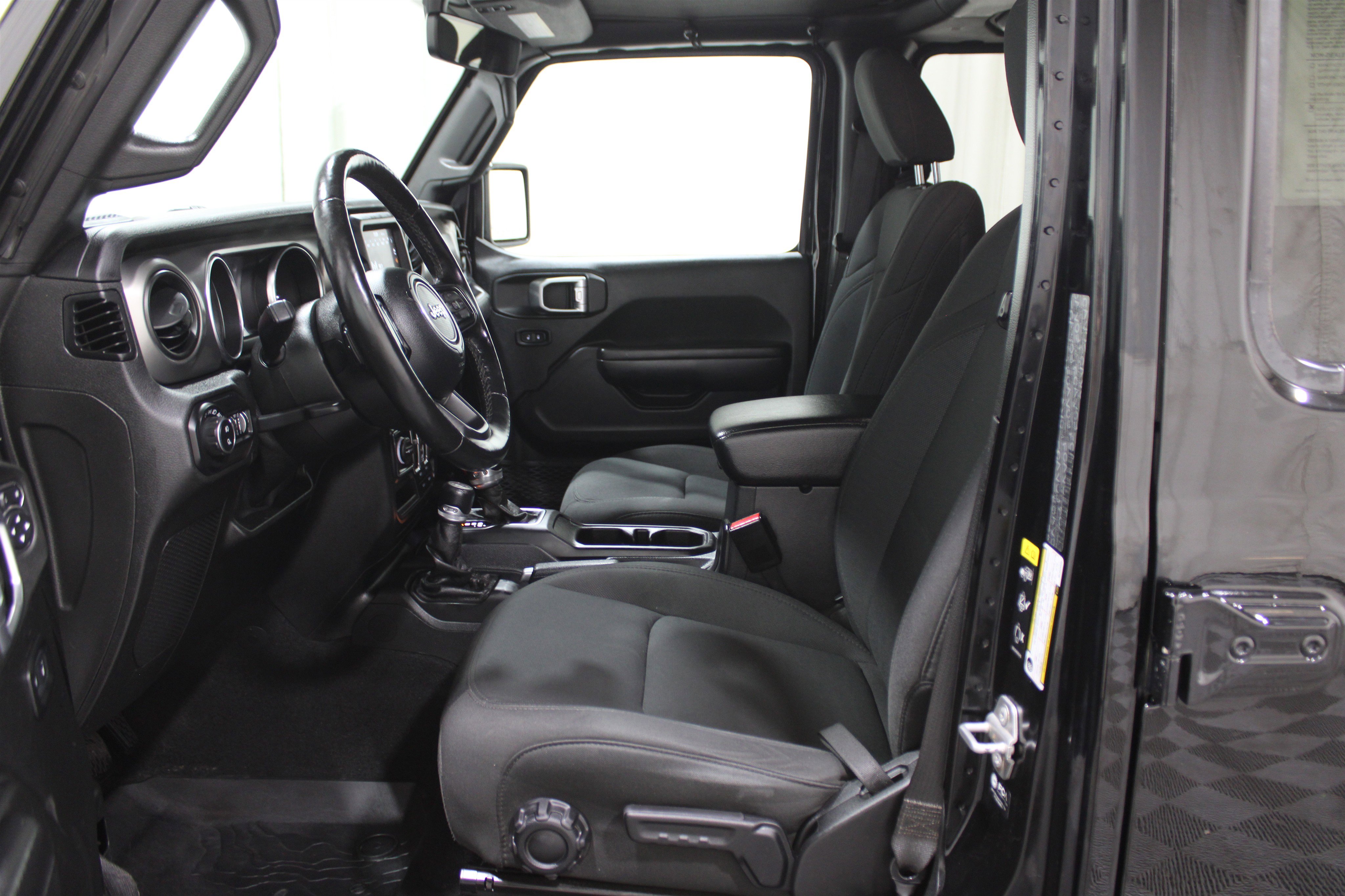 Used 2021 Jeep Gladiator Willys image 3