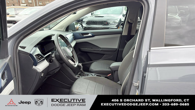 Used 2023 Volkswagen Taos SE AWD/4WD image 9
