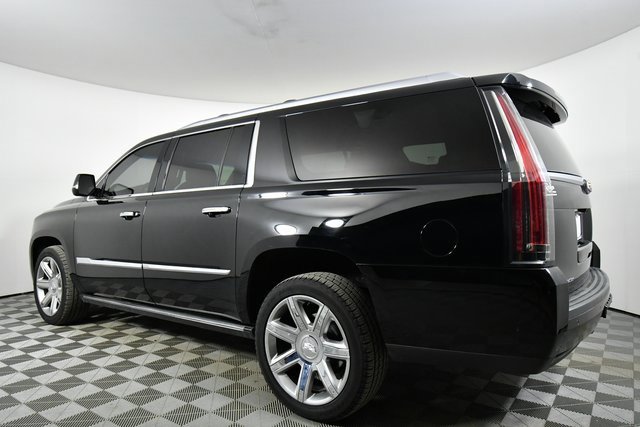 Used 2019 Cadillac Escalade ESV Premium Luxury image 3