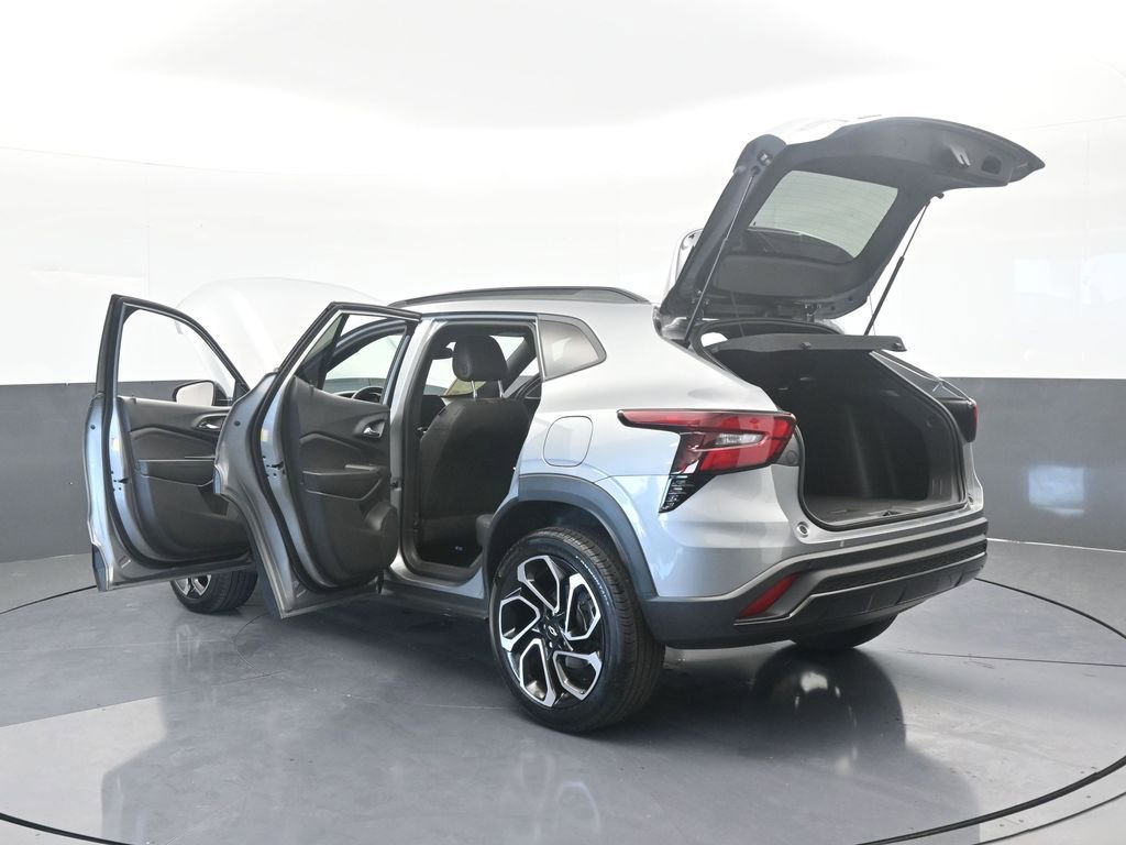 Used 2024 Chevrolet Trax RS w/ Sunroof Package image 78