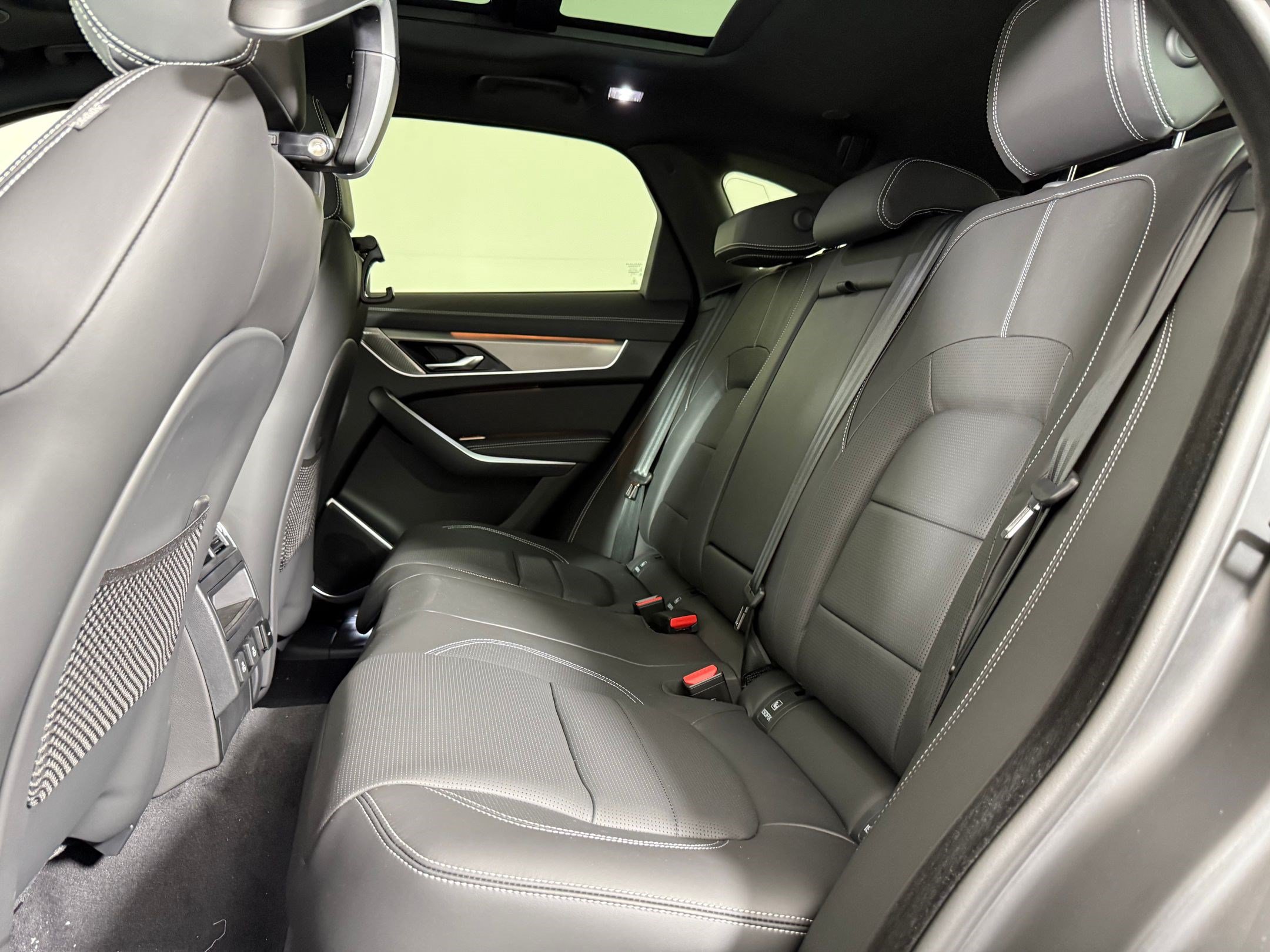 New 2026 Jaguar F-PACE R-Dynamic S AWD/4WD image 21