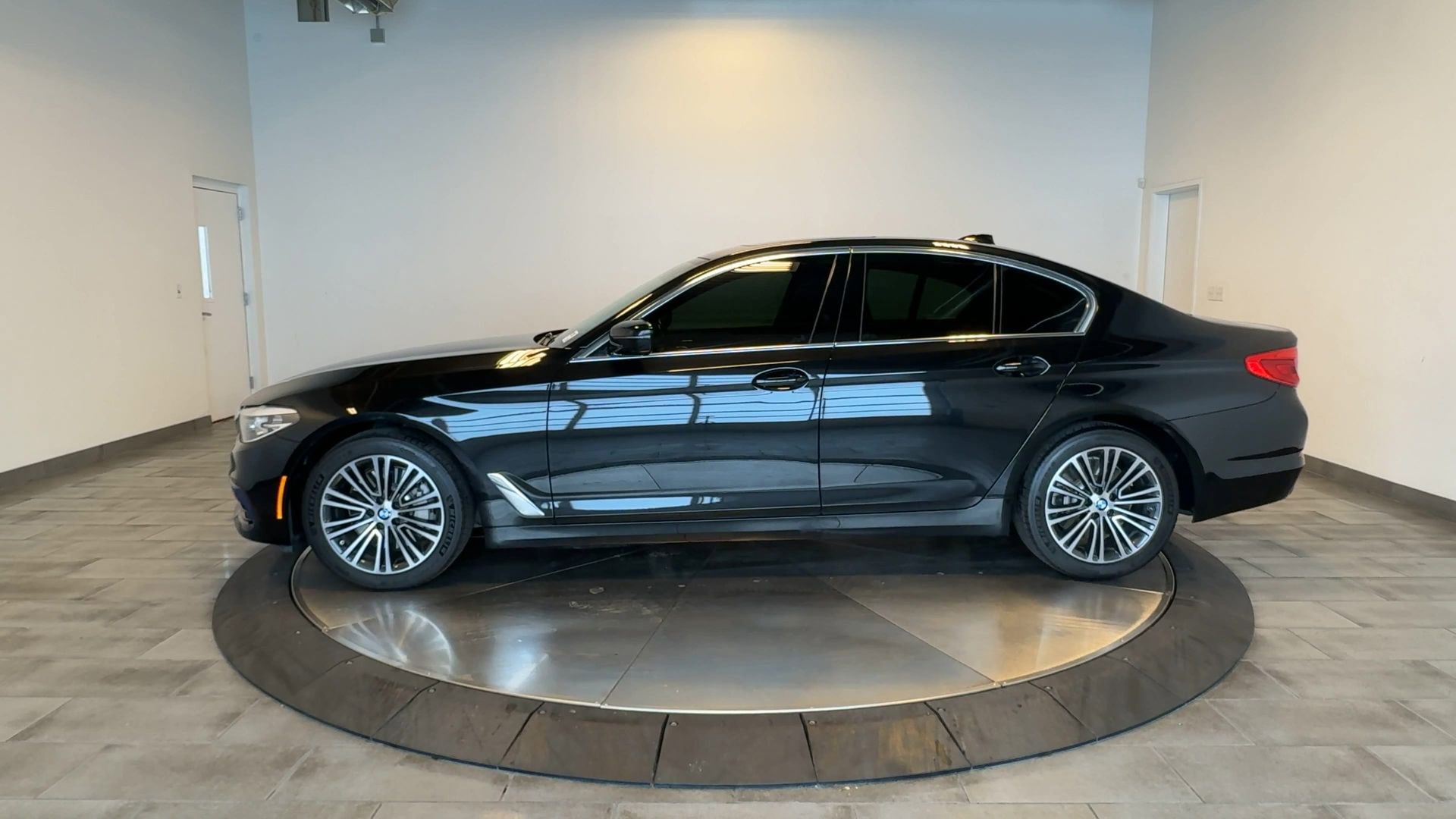 Used 2019 BMW 540i xDrive AWD/4WD image 4