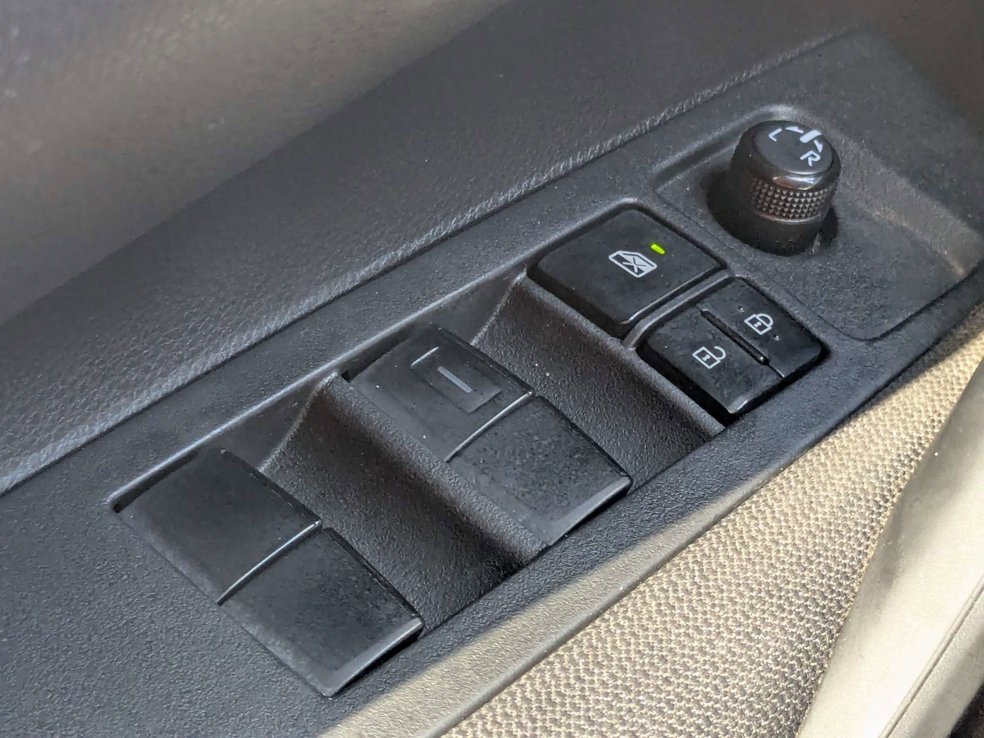 Used 2023 Toyota Corolla LE FWD image 28