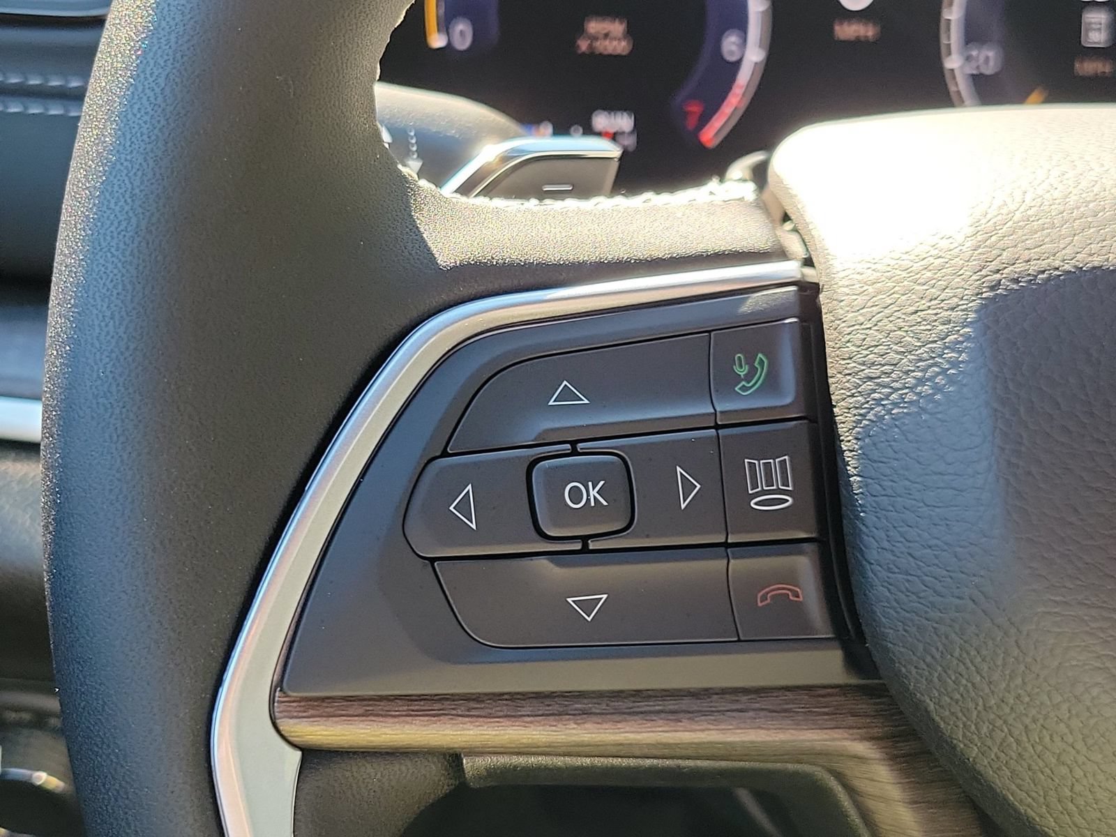New 2027 Jeep Grand Cherokee Altitude RWD image 13