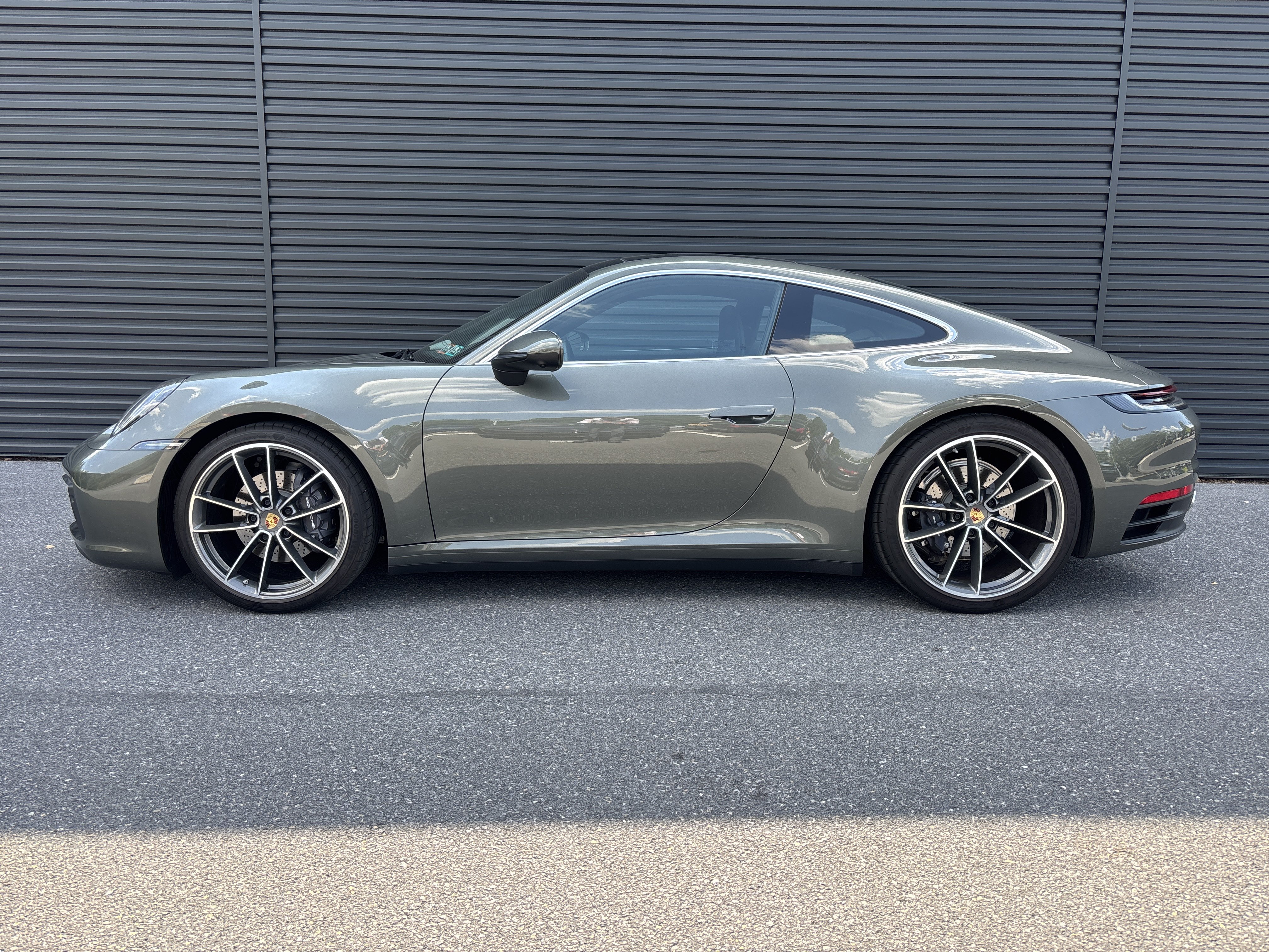 Used 2023 Porsche 911 Carrera image 1