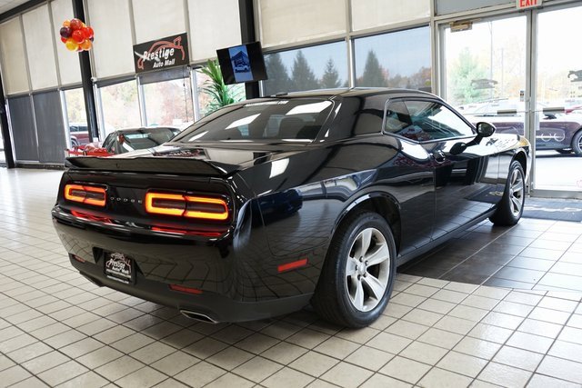 Used 2019 Dodge Challenger SXT image 15