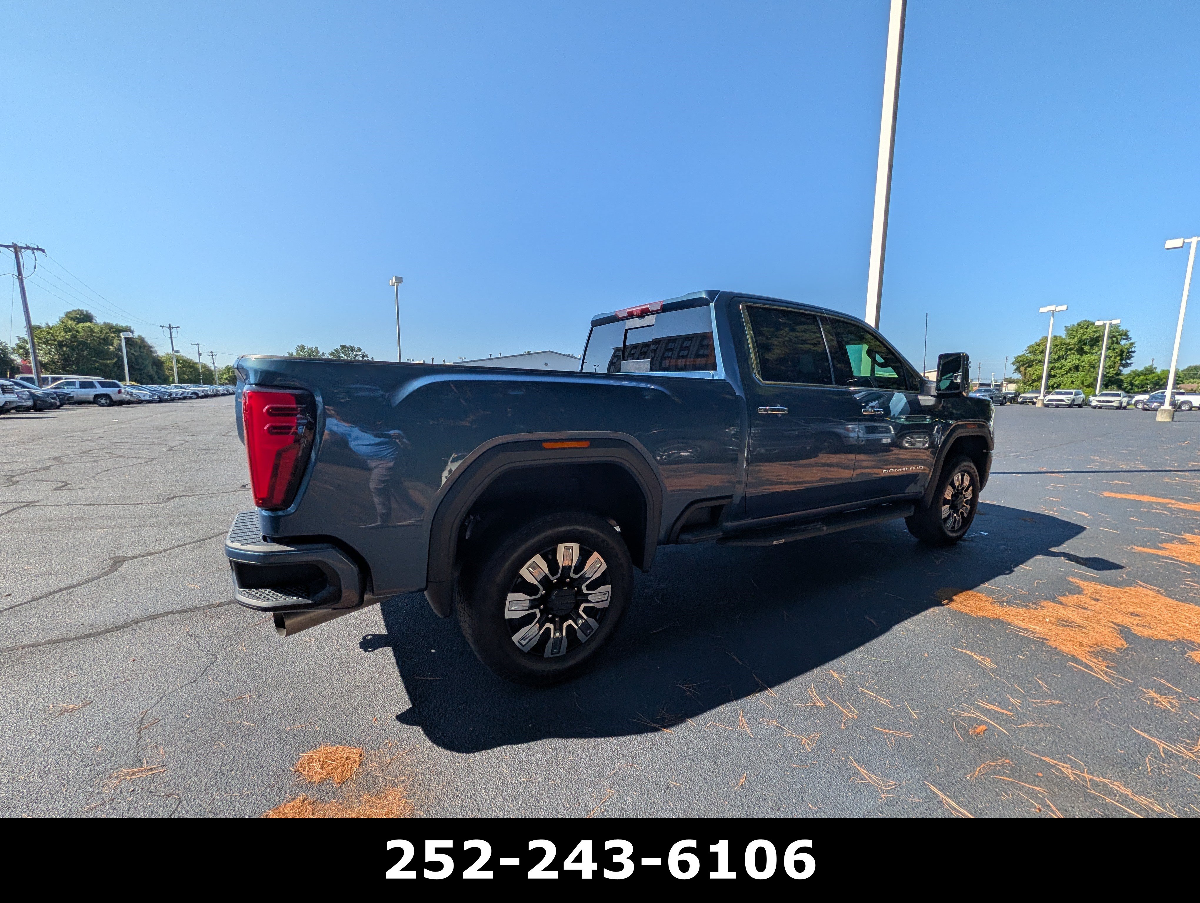 Used 2024 GMC Sierra 2500 Denali w/ Denali Reserve Package AWD/4WD image 7