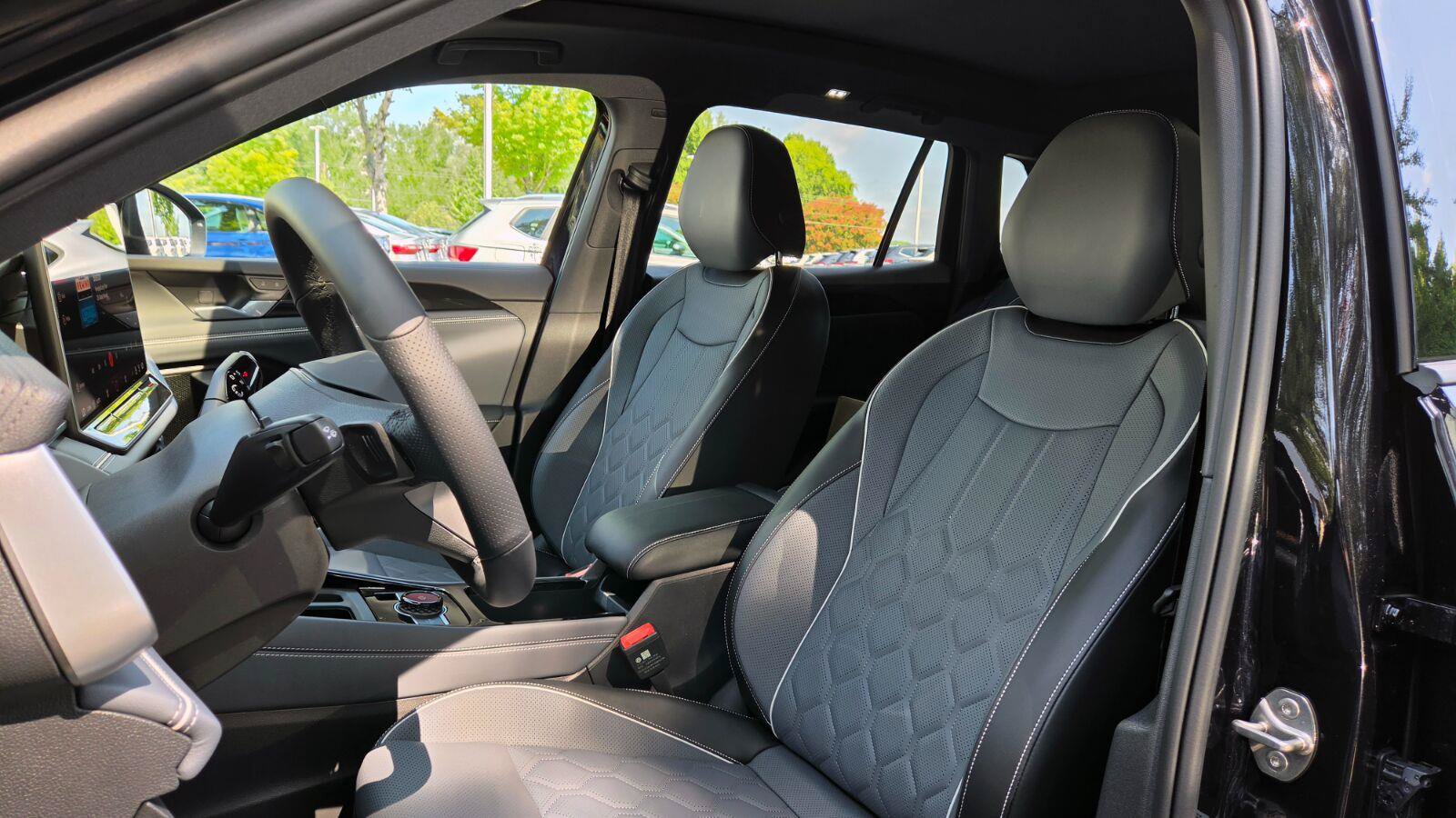 New 2026 Volkswagen Tiguan SEL R-Line AWD/4WD image 26