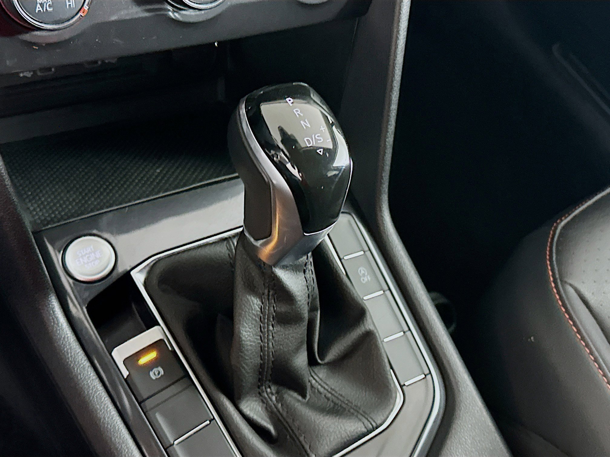 Used 2024 Volkswagen Tiguan Wolfsburg Edition image 23