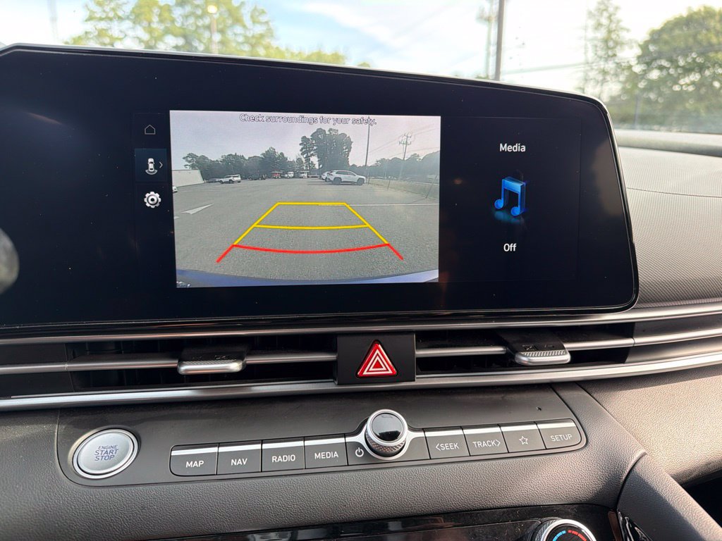 Used 2025 Hyundai Elantra SEL FWD image 11