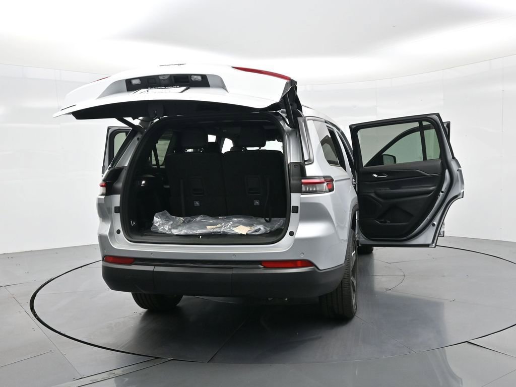 New 2025 Jeep Grand Cherokee L Altitude image 33