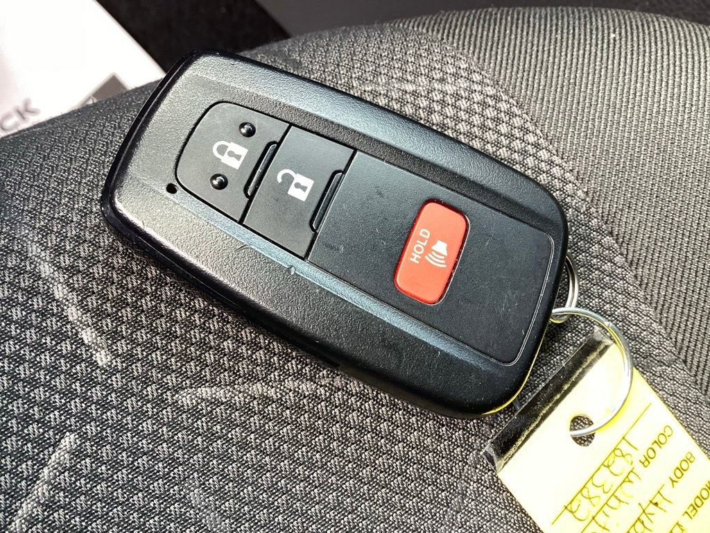 Used 2025 Toyota RAV4 XLE image 26